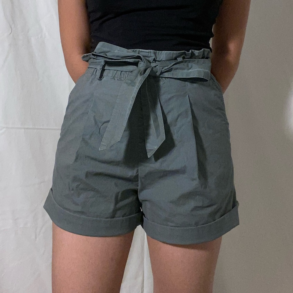 green UNIQLO paper-bag shorts